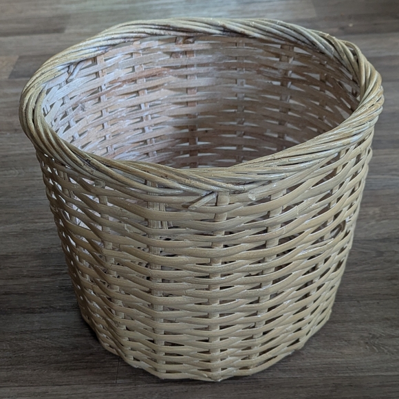 Woven Wicker Light Wash Natural Woven Basket - Picture 1 of 4